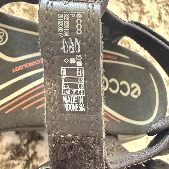 Ecco Yucatan Sandals Womens 7 Black Leather Adjustable Straps Textured Sole - Picture 13 of 14